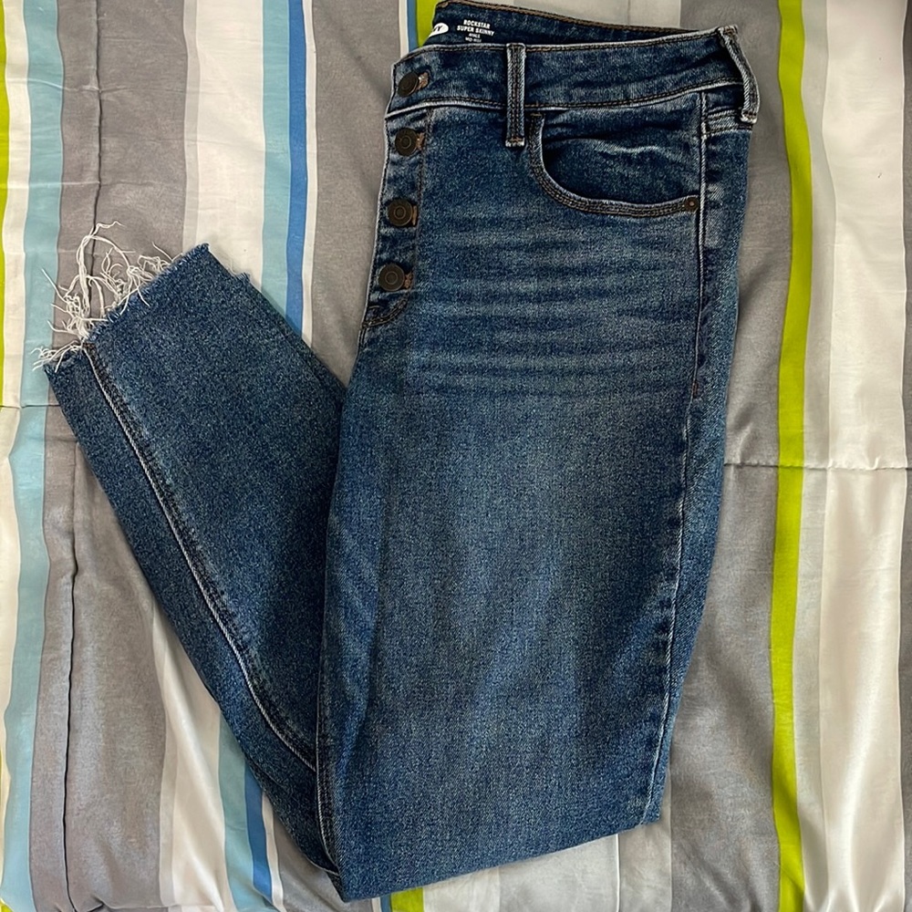 Old Navy Rockstar ankle raw hem skinny jeans